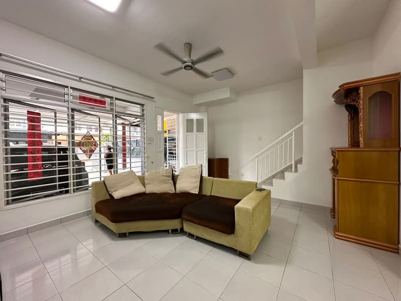 Rumah Teres 2-Tingkat untuk Dijual di Taman Seri Austin (Tebrau) - Garet Lim - Living Room - PropertyGuru.com.my