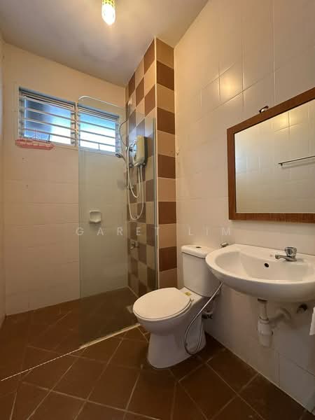 Rumah Teres 2-Tingkat untuk Dijual di Taman Seri Austin (Tebrau) - Garet Lim - Bathroom - PropertyGuru.com.my