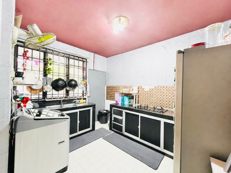 2-storey Terraced House for Sale in Pasir Gudang (Johor) - ALHAFIZ AZIS - Kitchen - PropertyGuru.com.my