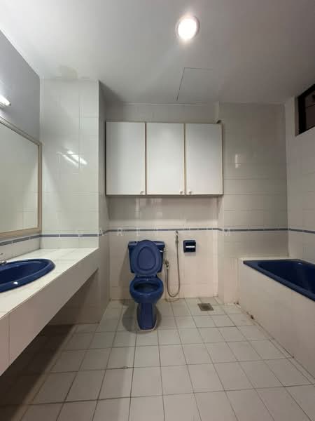 Kondominium untuk Dijual di Aloha Tower Condominium - Garet Lim - Bathroom - PropertyGuru.com.my