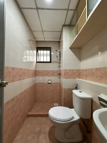 Pangsapuri untuk Dijual di Danga View Apartment - Garet Lim - Bathroom - PropertyGuru.com.my