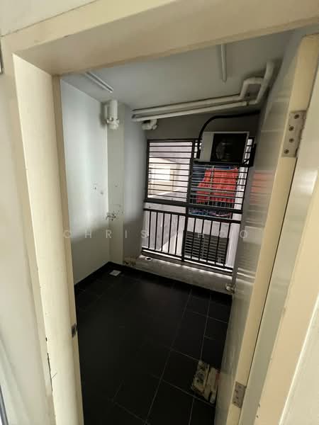 Servis Apartment untuk Disewa di Maxim Residences - Chris Choo - Balcony - PropertyGuru.com.my