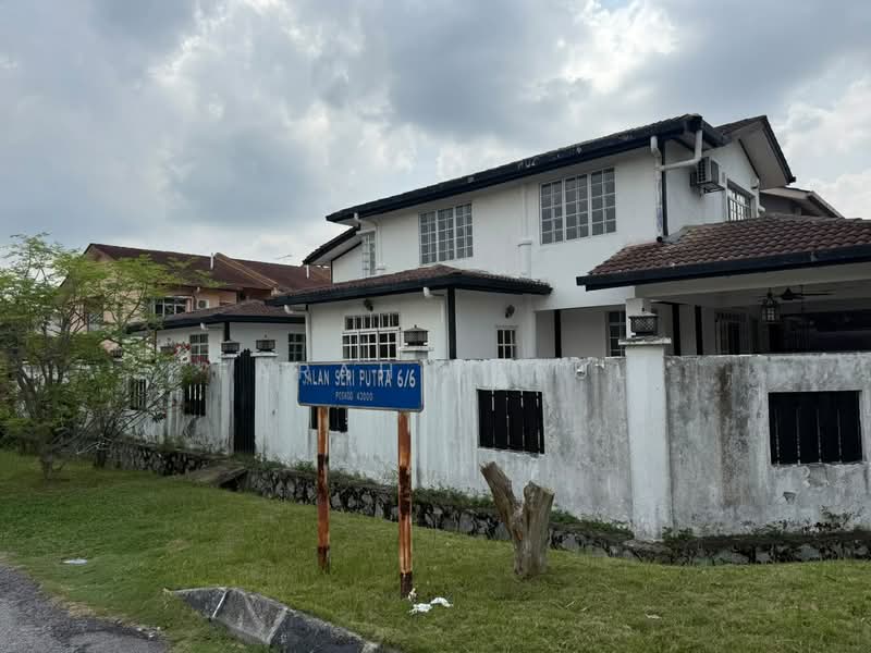 2-storey Terraced House for Sale in Bandar Seri Putra (Bangi) - Farah Rasul - Exterior - PropertyGuru.com.my