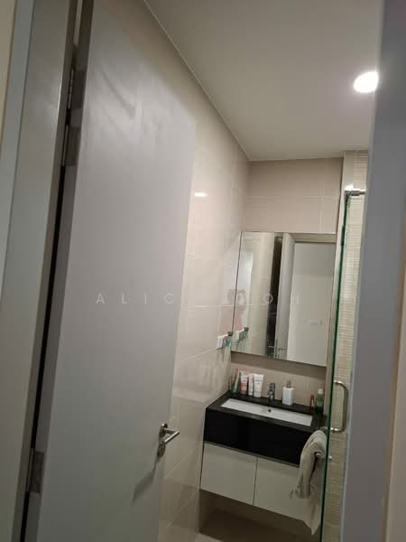 Condominium for Rent at Sapphire Paradigm - Alice Goh - Bathroom - PropertyGuru.com.my