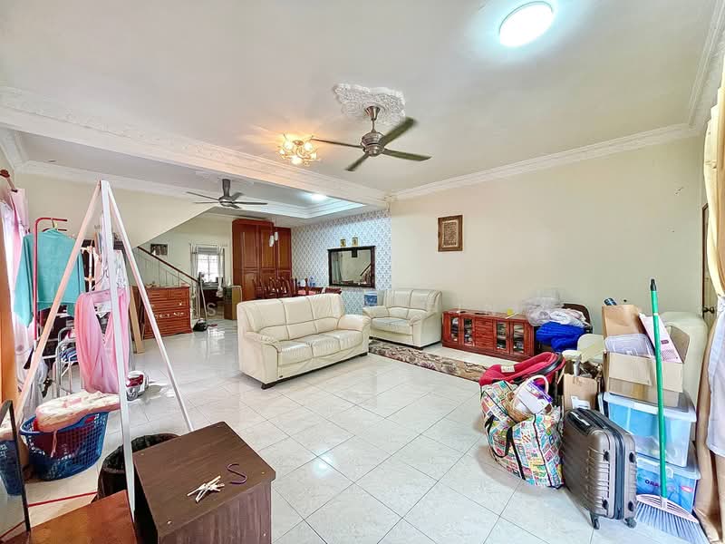 Rumah Teres 2-Tingkat untuk Dijual di Shah Alam (Selangor) - Sue Arifin - Living Room - PropertyGuru.com.my