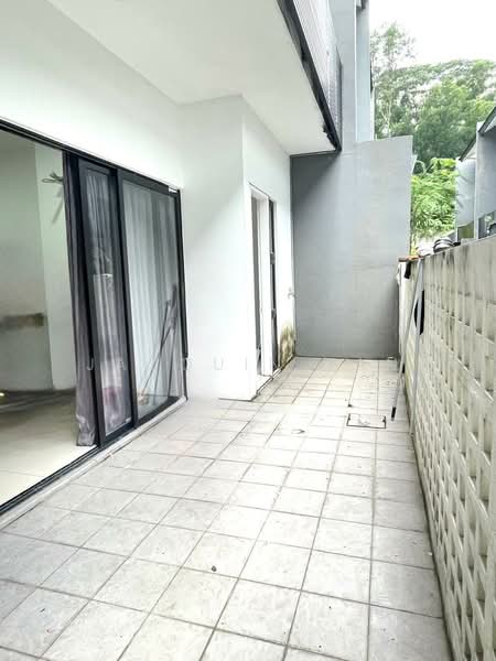 3-storey Terraced House for Rent in Seri Kembangan (Selangor) - Jacquin Tan - Balcony - PropertyGuru.com.my