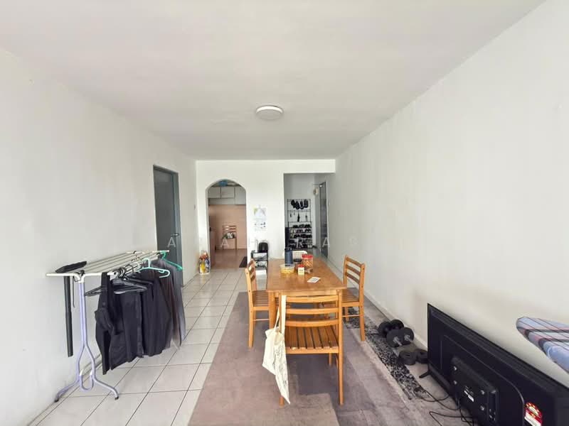 Kondominium untuk Dijual di Pantai Hillpark 5 - Farah Rasul - Living Room - PropertyGuru.com.my