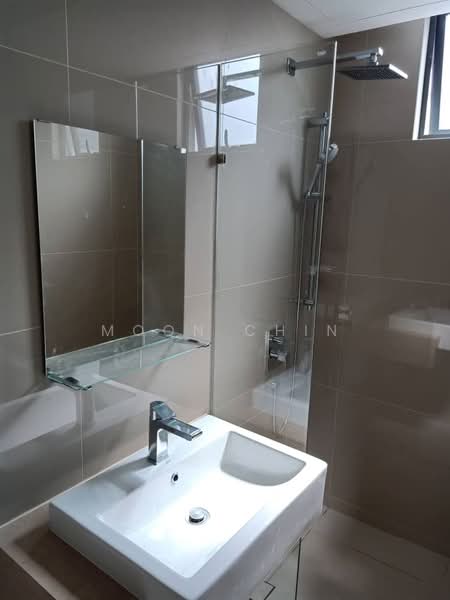 Servis Apartment untuk Disewa di United Point (Residensi Berpadu) - Moon Chin - Bathroom - PropertyGuru.com.my