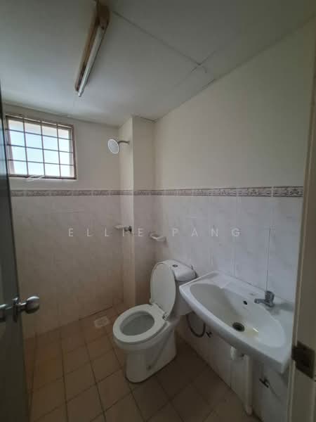 Pangsapuri untuk Disewa di Seri Baiduri - Ellie Pang - Bathroom - PropertyGuru.com.my