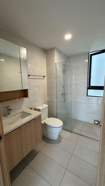 Kediaman Servis untuk Dijual di Aradia Residence @ Lake City KL North - Jaden Chai - Bathroom - PropertyGuru.com.my