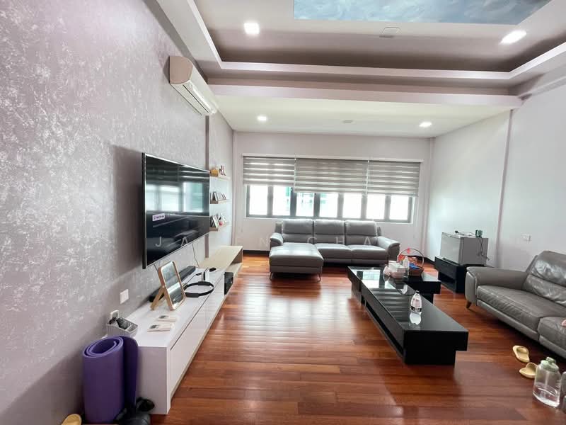 Bungalow House untuk Dijual di Bandar Putra Permai (Seri Kembangan) - Jaden Chai - Living Room - PropertyGuru.com.my