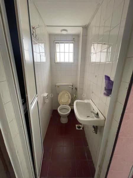 Pangsapuri untuk Disewa di Aman Satu - heng choon seng heng choon seng - Bathroom - PropertyGuru.com.my