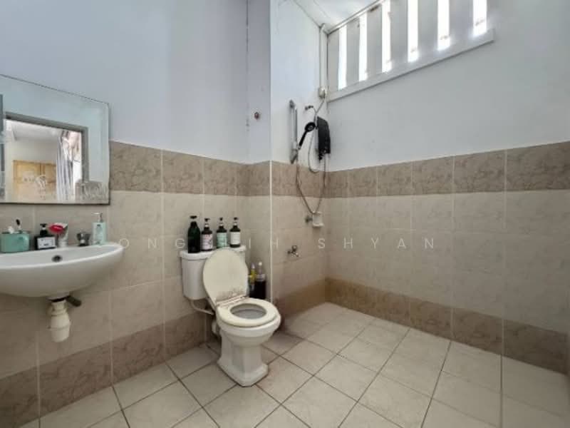 2.5-storey Terraced House for Sale in Johor Bahru (Johor) - Ong Lih Shyan - Bathroom - PropertyGuru.com.my