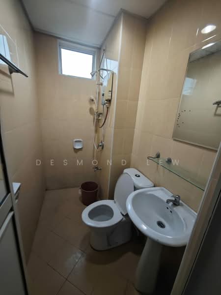 Apartment for Sale at Sri Samudera Apartment (Seaview Residence Suites) - Desmond Lew - Bathroom - PropertyGuru.com.my