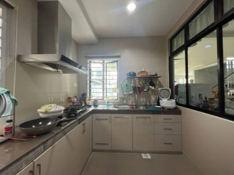 Cluster House for Sale in Taman Skudai Indah (Skudai) - Ong Lih Shyan - Kitchen - PropertyGuru.com.my