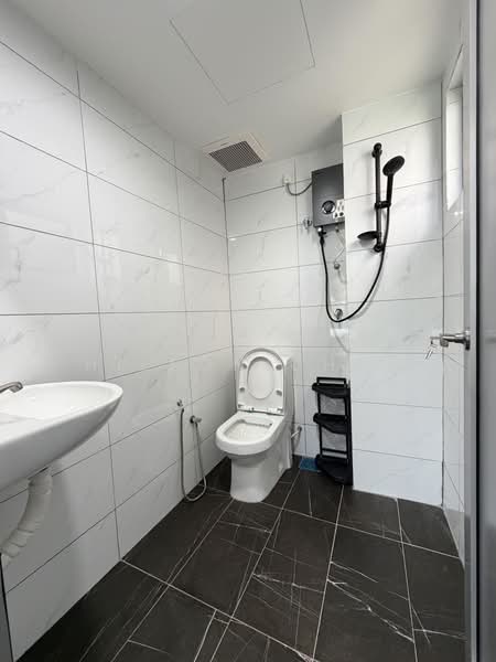 Pangsapuri untuk Disewa di Sunway Court - Hilson Chan - Bathroom - PropertyGuru.com.my
