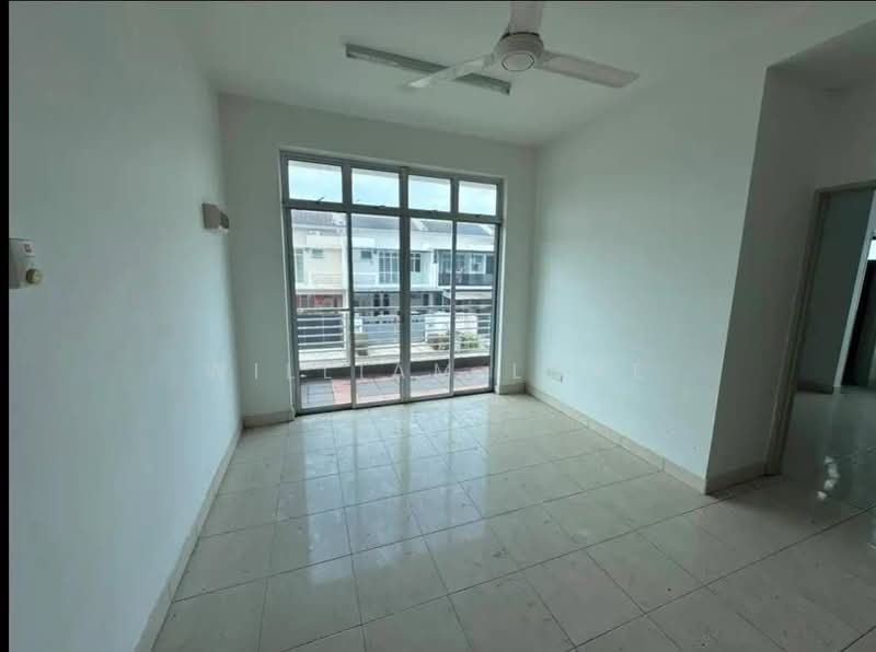 2-storey Terraced House for Sale in Taman Perling (Perling) - William Loke - Living Room - PropertyGuru.com.my