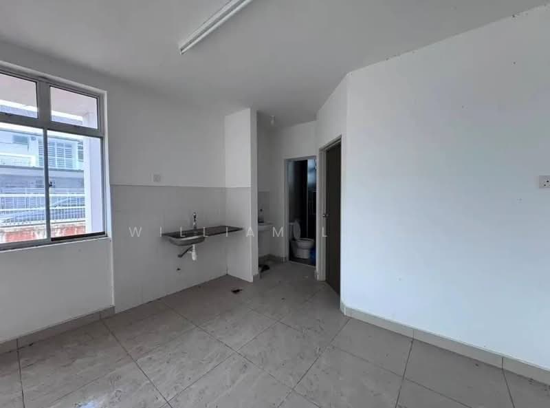 2-storey Terraced House for Sale in Taman Perling (Perling) - William Loke - Bathroom - PropertyGuru.com.my