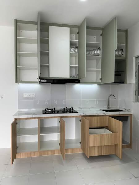 Kondominium untuk Disewa di Residensi Sateria - Jane Loh - Kitchen - PropertyGuru.com.my