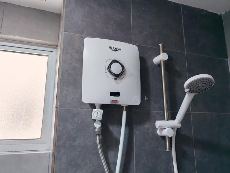 Condominium for Rent at Residensi Sateria - Jane Loh - Bathroom - PropertyGuru.com.my