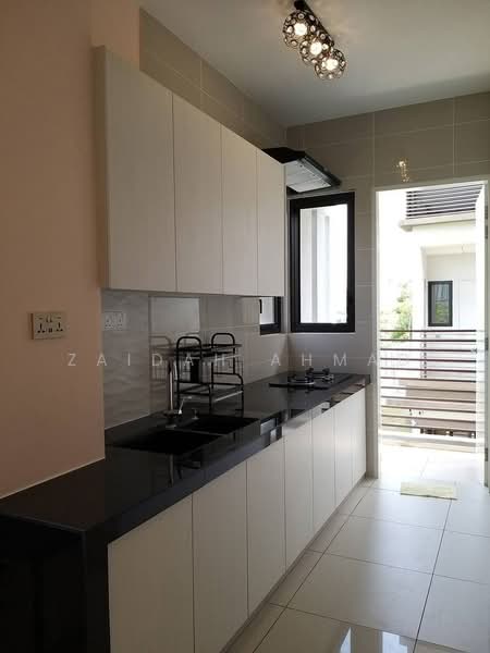 Townhouse for Rent in 16 Sierra (Puchong) - Zaidah Ahmad - Kitchen - PropertyGuru.com.my