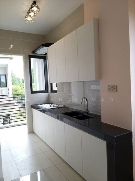 Townhouse for Rent in 16 Sierra (Puchong) - Zaidah Ahmad - Kitchen - PropertyGuru.com.my