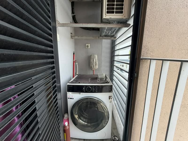 Servis Apartment untuk Disewa di Sky Trees - YC Fung - Balcony - PropertyGuru.com.my