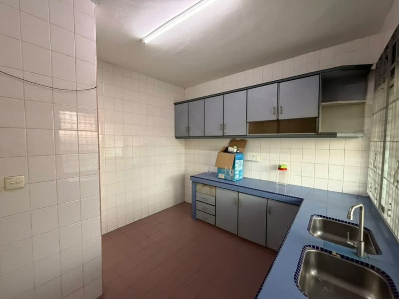 Rumah Teres 1-Tingkat untuk Disewa di Taman Pelangi (Johor Bahru) - YC Fung - Kitchen - PropertyGuru.com.my