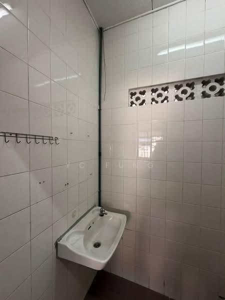 Rumah Teres 1-Tingkat untuk Disewa di Taman Pelangi (Johor Bahru) - YC Fung - Bathroom - PropertyGuru.com.my
