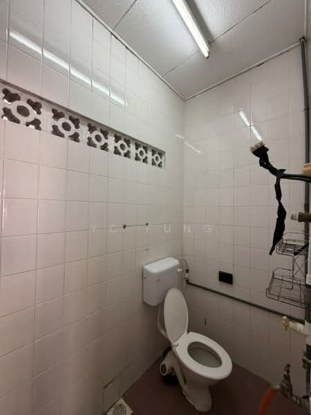 Rumah Teres 1-Tingkat untuk Disewa di Taman Pelangi (Johor Bahru) - YC Fung - Bathroom - PropertyGuru.com.my