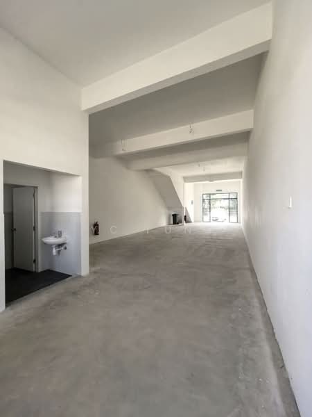 Shop for Rent in Taman Bukit Kaze (Ulu Tiram) - YC Fung - Interior - PropertyGuru.com.my