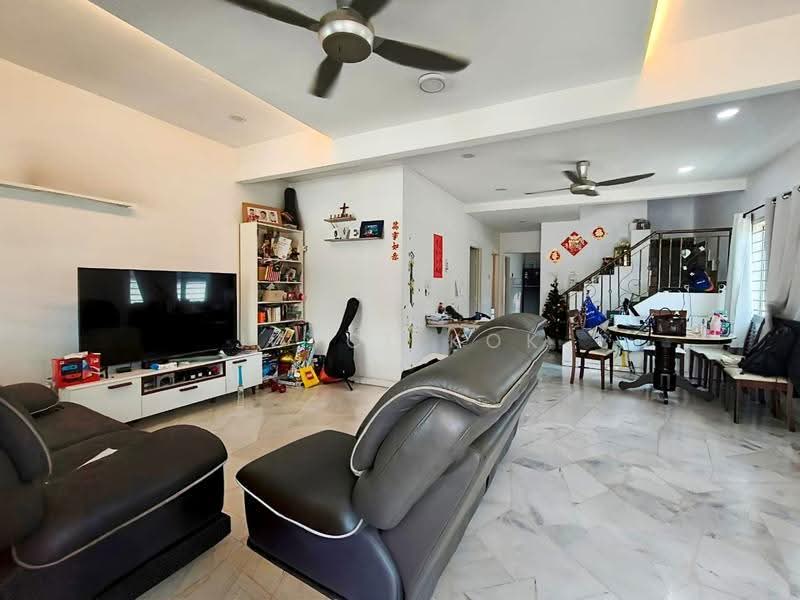 1.5-storey Terraced House for Sale in Usj 3 (Subang Jaya) - Joyce Kok - Living Room - PropertyGuru.com.my