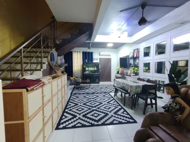 Rumah Teres 2-Tingkat untuk Dijual di Taman Scientex Pasir Gudang (Pasir Gudang) - Zira . - PropertyGuru.com.my