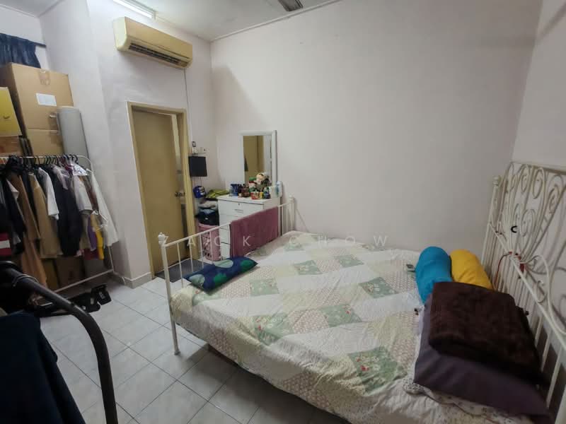 1-storey Terraced House for Sale in Taman Puteri Wangsa (Ulu Tiram) - Zack Chow - Bedroom - PropertyGuru.com.my