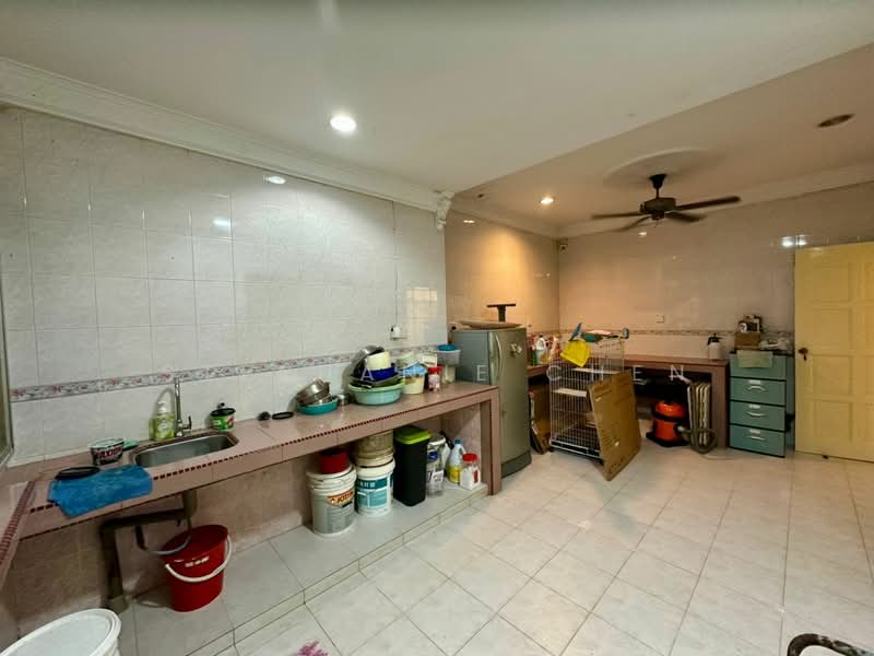 Bungalow for Rent in Sea Park (Petaling Jaya) - Stephanie Chen - Kitchen - PropertyGuru.com.my