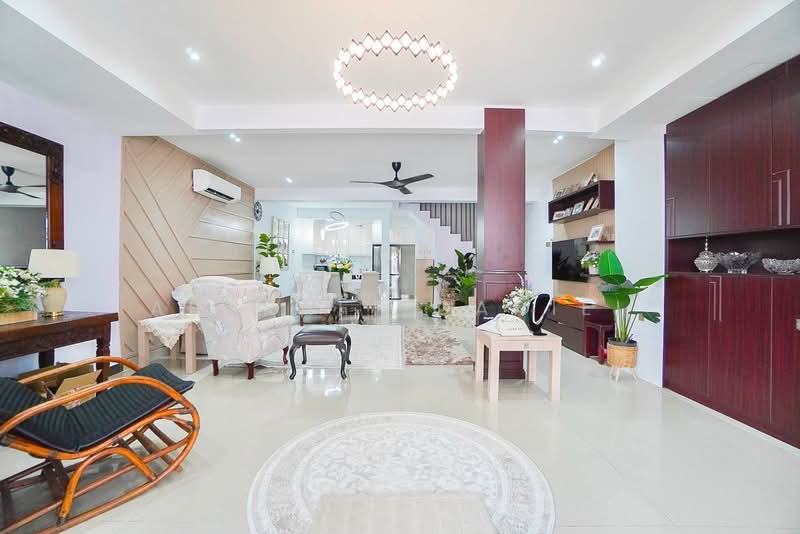 2.5-storey Terraced House for Sale in Ampang Jaya (Ampang) - Ashraff Daniel - Living Room - PropertyGuru.com.my