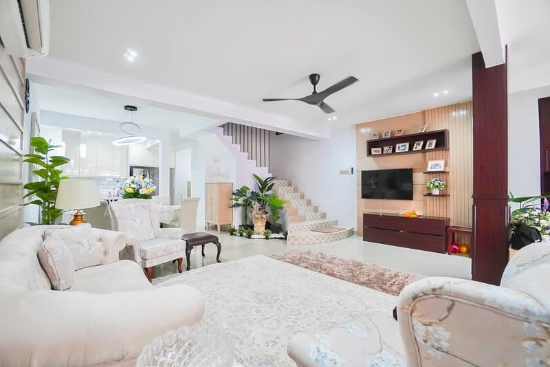 2.5-storey Terraced House for Sale in Ampang Jaya (Ampang) - Ashraff Daniel - Living Room - PropertyGuru.com.my
