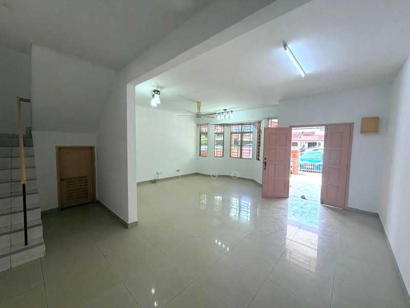 Rumah Teres 2-Tingkat untuk Dijual di TAMAN PUCHONG UTAMA (Puchong) - KT Go - Living Room - PropertyGuru.com.my