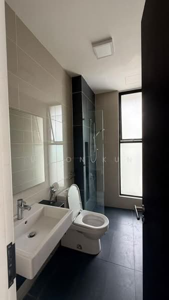 Semi-Detached House for Sale in East Ledang (Iskandar Puteri (Nusajaya)) - U Hon Kun - Bathroom - PropertyGuru.com.my