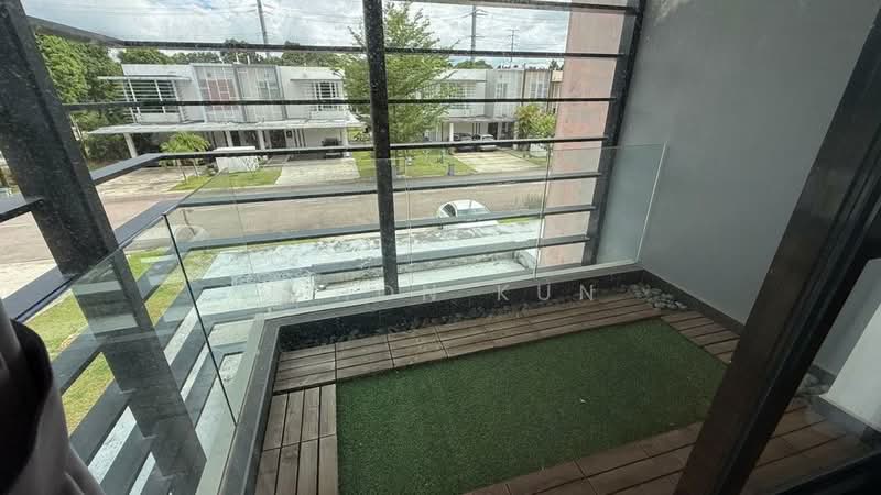Semi-Detached House for Sale in East Ledang (Iskandar Puteri (Nusajaya)) - U Hon Kun - Balcony - PropertyGuru.com.my