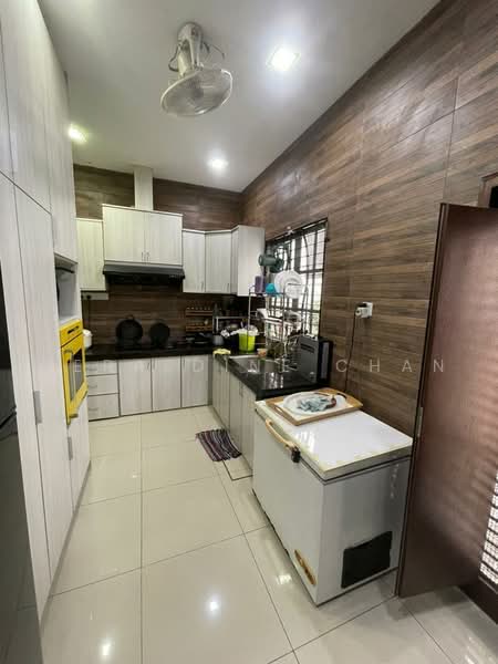 3-storey Terraced House for Rent in Denai Alam (Shah Alam) - Geraldine Chan - Kitchen - PropertyGuru.com.my