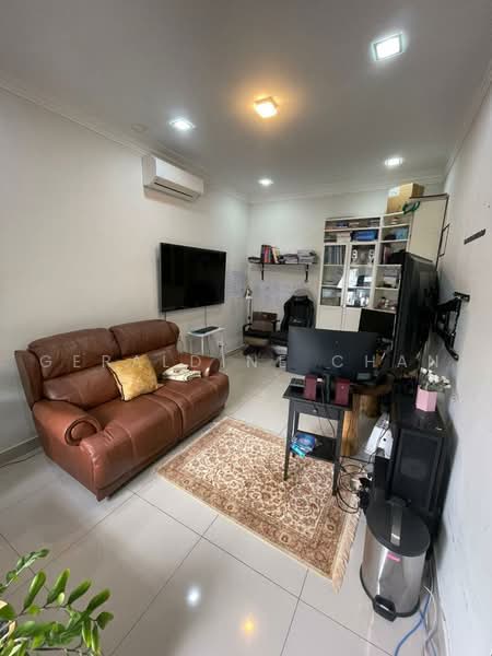 3-storey Terraced House for Rent in Denai Alam (Shah Alam) - Geraldine Chan - Living Room - PropertyGuru.com.my