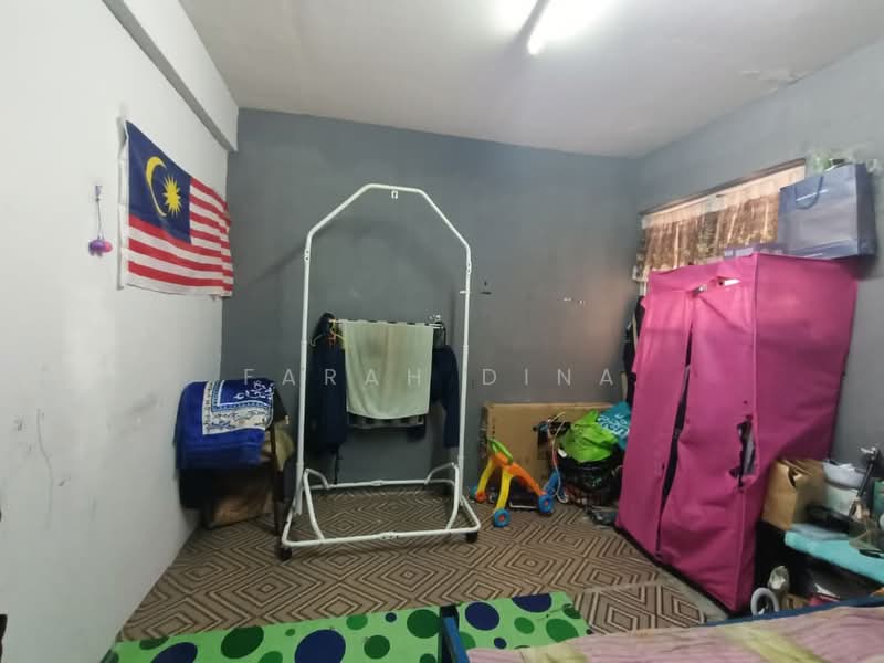 Flat for Sale at Sri Cemara - Farah Dina - Bedroom - PropertyGuru.com.my