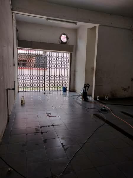 Shop for Rent in Taman Desa Cemerlang (Ulu Tiram) - Herman Chen - Interior - PropertyGuru.com.my