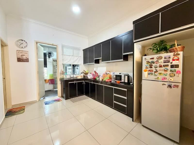 2-storey Terraced House for Sale in Bemban (Melaka) - Ahmad Faizal Basri - Kitchen - PropertyGuru.com.my