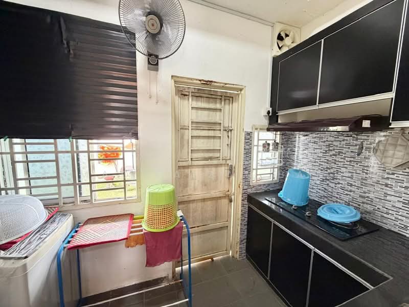 2-storey Terraced House for Sale in Bemban (Melaka) - Ahmad Faizal Basri - Kitchen - PropertyGuru.com.my