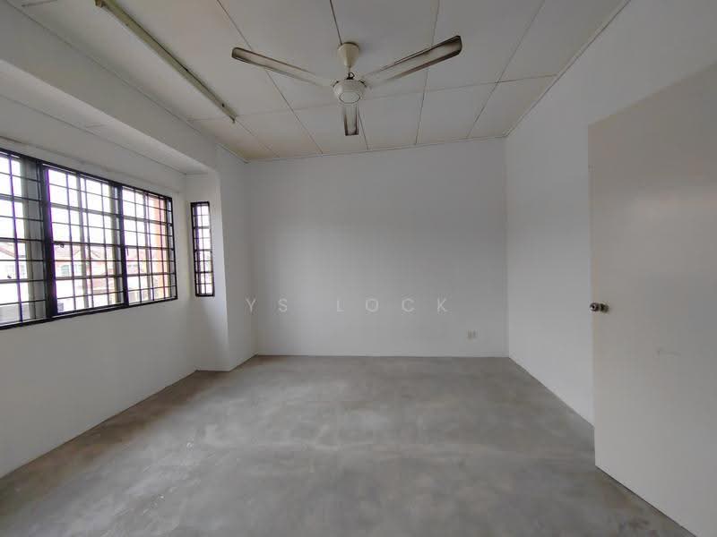 2-storey Terraced House for Rent in Taman Putra Prima (Puchong) - YS Lock - Interior - PropertyGuru.com.my