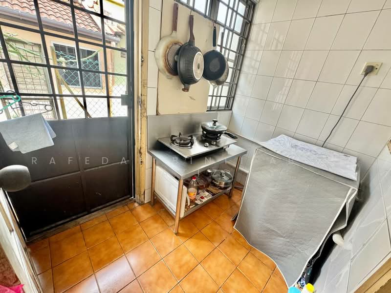 Rumah Teres 2 Tingkat untuk Dijual di Bukit Jelutong (Shah Alam) - Rafedah Binti Abdul Aziz - Kitchen - PropertyGuru.com.my