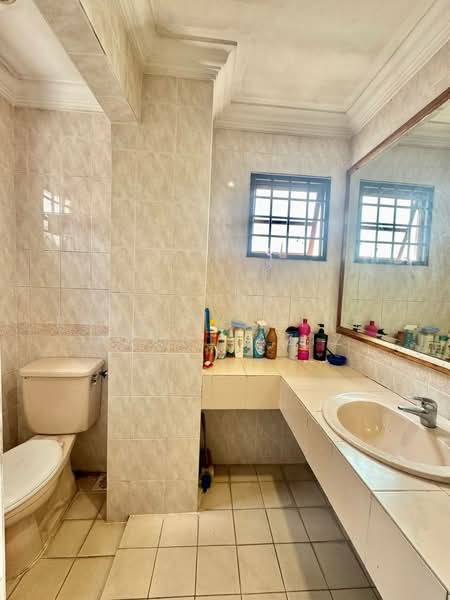 Rumah Teres 2 Tingkat untuk Dijual di Bukit Jelutong (Shah Alam) - Rafedah Binti Abdul Aziz - Bathroom - PropertyGuru.com.my