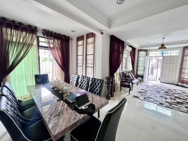 Rumah Teres 2 Tingkat untuk Dijual di Ayer Keroh (Melaka) - Ahmad Faizal Basri - Dining Room - PropertyGuru.com.my